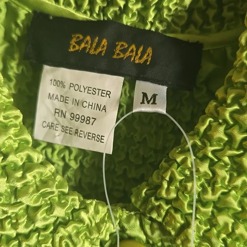 Bala Bala top buttons